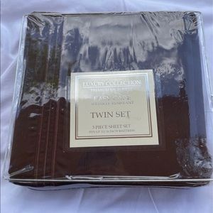 TWIN brown sheets